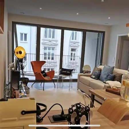 公寓 One Bedroom With Terrace And Parking *